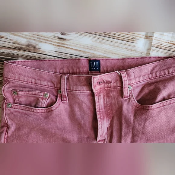 Women's Crops - Picture 3 of 5